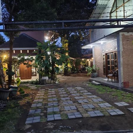 Mutiara Homestay Syariah Yogyakarta Exterior foto